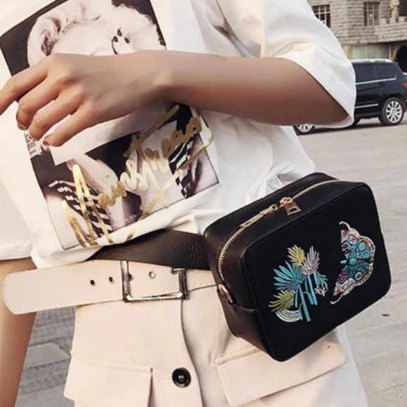 Butterfly Black Crossbody Bag - Picture 2 of 3